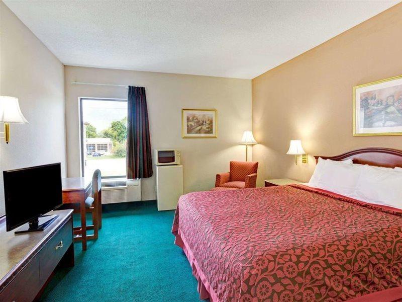 Days & By Wyndham Sw Hotel
